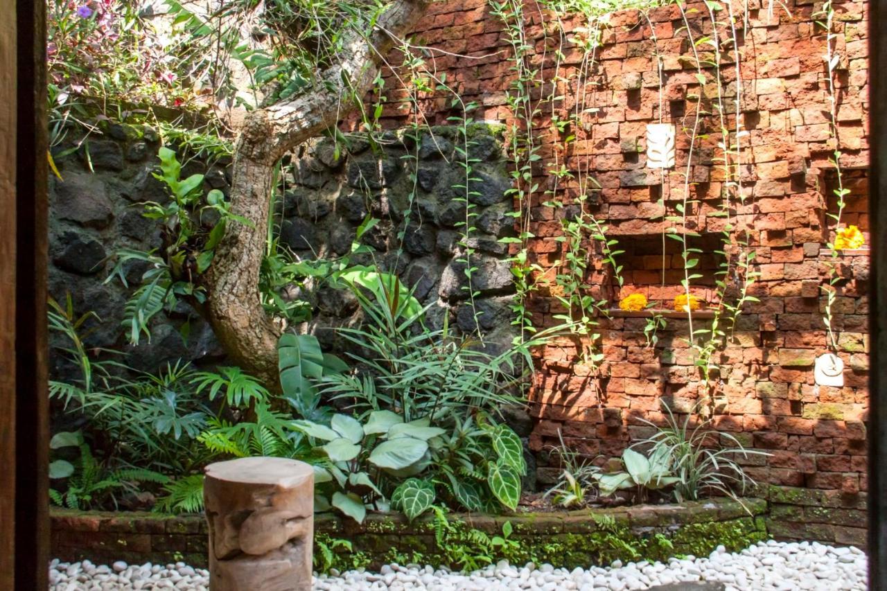 Villa Mahadevi Jungle Retreat Joglo 1 Ubud Exteriör bild